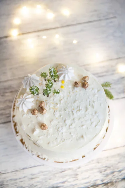 Winter Cake White Cream Decorated Gold Hazelnuts Confectionery Sprinkles Green — Stock Photo, Image