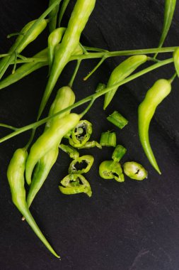 Turp kabukları Moongre, Sengri, Mogri ya da Sogri olarak bilinir.