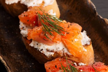 taze sandviç somon gravlax