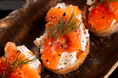 taze sandviç somon gravlax