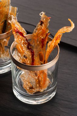 Cam kimchi aromalı patates cipsi. 