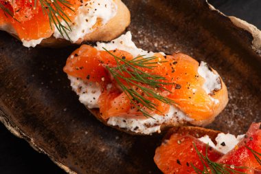 taze sandviç somon gravlax