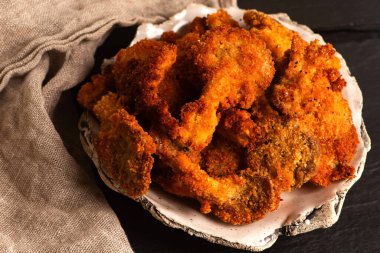 Kızarmış istiridye mantarı, Freash istiridye mantarı.