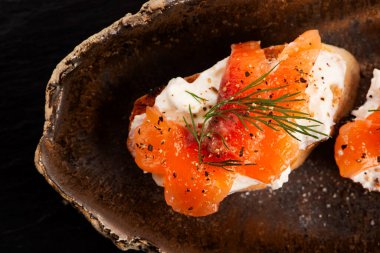 taze sandviç somon gravlax