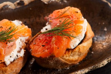 taze sandviç somon gravlax
