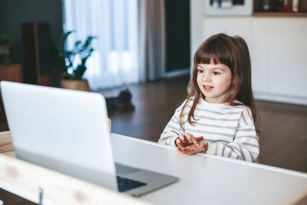 Cute Little Girl Preschooler Doing Online Finger Gymnastics Looking Screen — Stockfoto