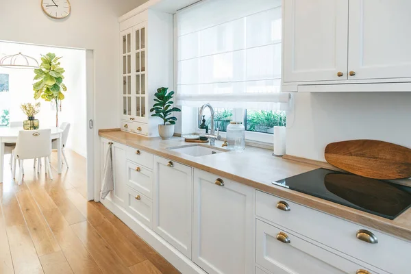 Cozy Bright Spacious White Kitchen Made Classic Style — Stock Photo, Image