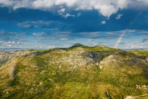 Luchtfoto Met Een Regenboog Dalmatische Regio Kroatië Vanuit Het Vliegtuig — Stockfoto
