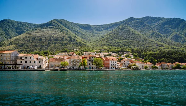 Landsbyens Panoramautsikt Montenegro Bay Kotor Med Gamle Steinhus – stockfoto