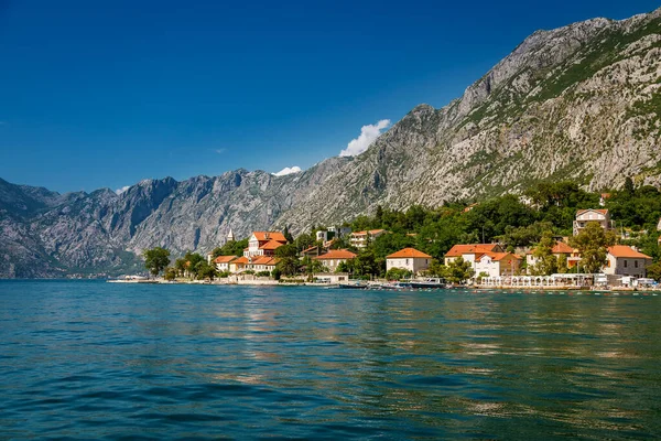 Hermosa Costa Bahía Kotor Montenegro Desde Costa — Foto de Stock