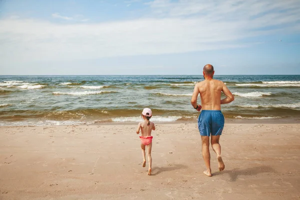 Rear View Man His Little Daughter Running Sea — Stock Photo, Image