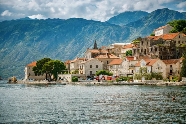 Perast Village Encantador Asentamiento Costero Ubicado Bahía Boka Kotor Montenegro — Foto de Stock