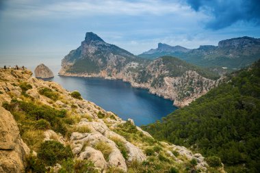 Mallorca, İspanya 'daki Mirador de El Colomer' den Cap de Formentor 'un dramatik görüntüsü