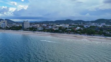 Kıyı şeridi, kıyı şeridi, hava manzaralı Tayland şehri. Yüksek kalite 4k görüntü