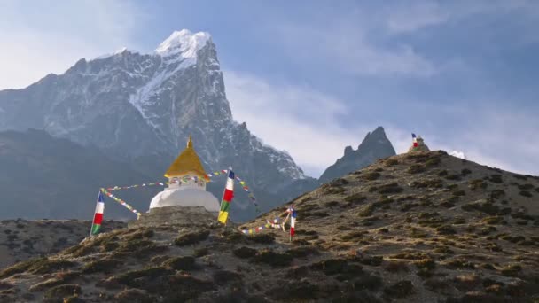 Estupa Budista Blanca Camino Campamento Base Everest Parque Nacional Sagarmatha — Vídeos de Stock