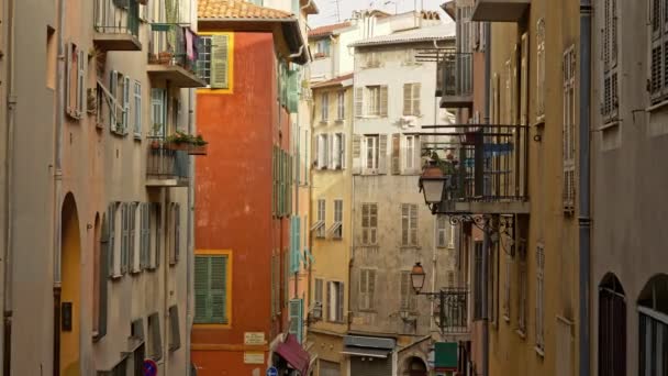 Gimbal Πλάνο Των Σπιτιών Χρώμα Στην Παλιά Πόλη Της Νίκαιας — Αρχείο Βίντεο
