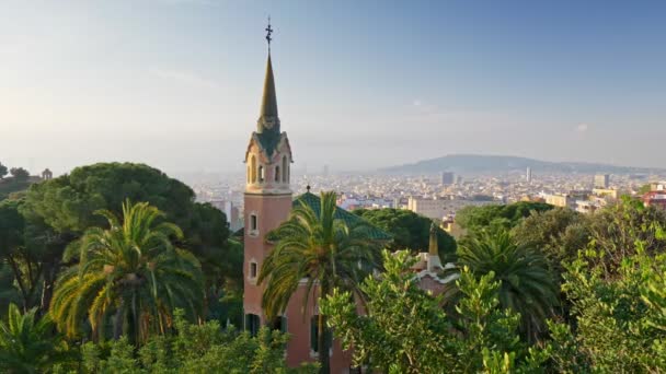 Park Guell Yeşil Palmiyeler Bitkiler Arka Planda Barselona Spanya Görülüyor — Stok video