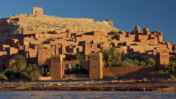摩洛哥Ait Ben Haddou的Ksar潘宁枪击案 设防的村庄 摩洛哥陶土建筑的好榜样 — 图库视频影像