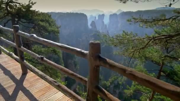 Sonniger Blick Auf Die Avatarberge Kamera Bewegt Sich Durch Aussichtspunkt — Stockvideo