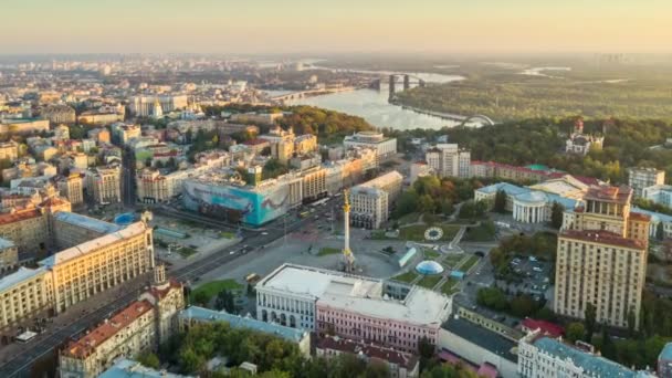 Kiev Kiev Ucrania Hiperlapso Aéreo Volando Sobre Maidan Nezalezhnosti Plaza — Vídeo de stock