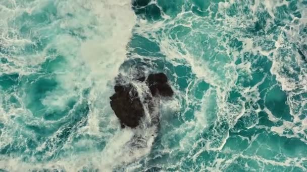 Surfer Sur Mer Océan Vue Aérienne Grosses Vagues Tempête Avec — Video
