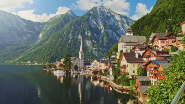 Morning Shot Hallstatt Beauty Alps Austria Picturesque Lakeside Houses Mountains — Vídeo de stock