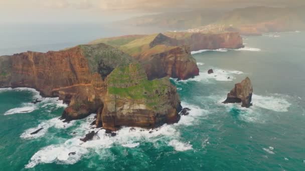 Flying Bizarre Brown Green Rocks Ponta Sao Lourenco Madeira Island — Vídeos de Stock