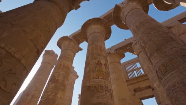 Karnak Temple Luxor Egypt Camera Moves Majestic Columns Ancient Egyptian — Video Stock