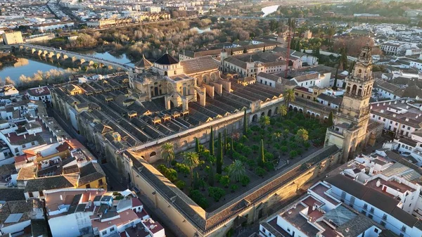 Volando Sobre Mezquita Catedral Córdoba España Vista Aérea Los Jardines — Foto de Stock