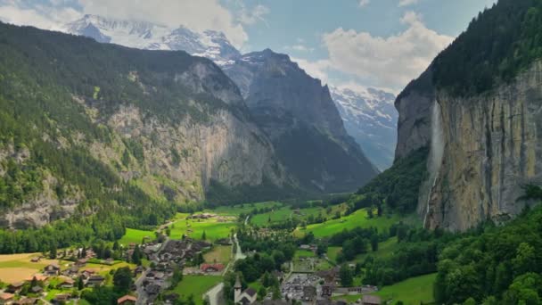 Las Montañas Hermosas Con Los Glaciares Las Cascadas Valle Naturaleza — Vídeo de stock