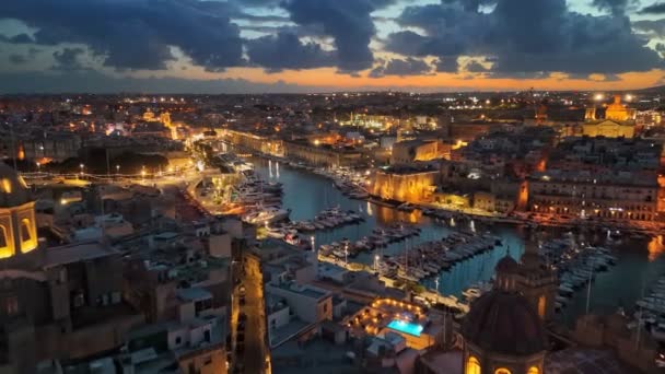 Vista Aérea Atardecer Tres Ciudades Vittoriosa Senglea Cospicua Malta Epic — Vídeos de Stock