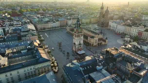 Flygfoto Gamla Stadskärnan Krakow Vid Soluppgången Flyger Över Salutorget Krakow — Stockvideo