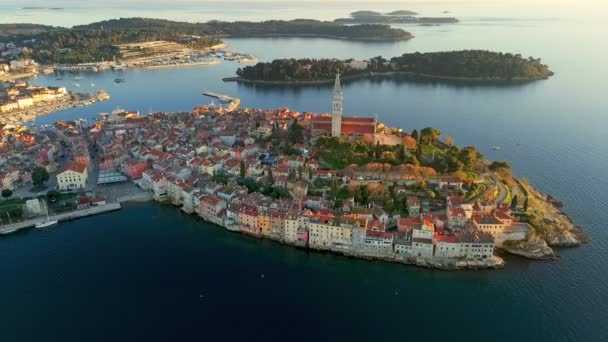 Rovigno Croazia Ripresa Aerea Tramonto Bella Antica Città Croata Istria — Video Stock