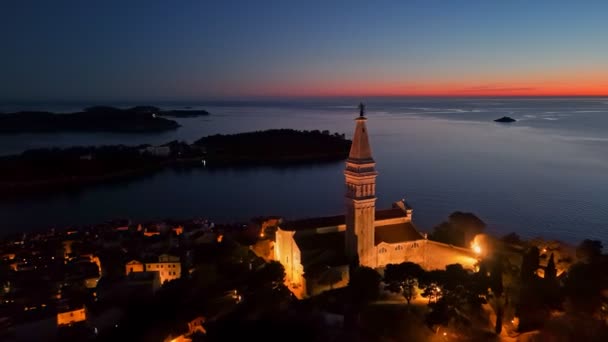 Нічний Знімок Церкви Святої Євфемії Старому Місті Ровінь Хорватія Море — стокове відео