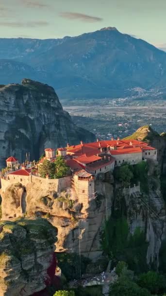 Widok Lotu Ptaka Klasztory Meteora Grecji Wspaniałe Klasztory Meteory Skałach — Wideo stockowe