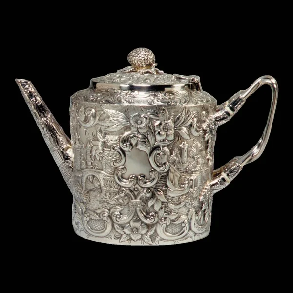 Antika Bir Çaydanlık Zamansız Cazibesi Mükemmel Zanaatkarlığıyla Çaydanlık Geçmiş Yılların — Stok fotoğraf