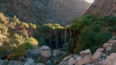 Yerkopru şelalesinin manzarası çok güzel, Mersin. Yüksek kalite 4k görüntü