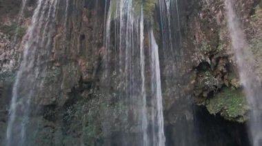 Yerkopru şelalesinin manzarası çok güzel, Mersin. Yüksek kalite 4k görüntü
