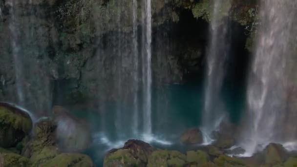 梅尔辛Yerkopru瀑布风景美丽 高质量的4K镜头 — 图库视频影像
