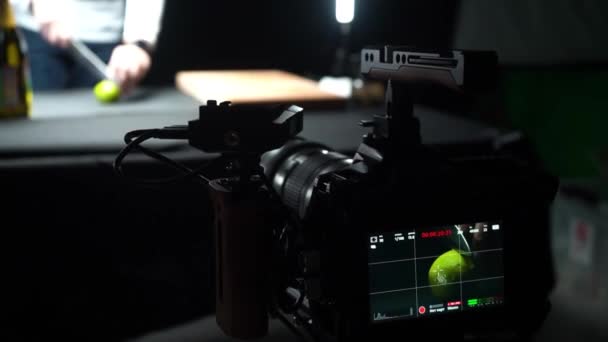 Närbild Selektiv Fokusbild Professionell Kamera Filma Video Mat Bloggare Matlagning — Stockvideo