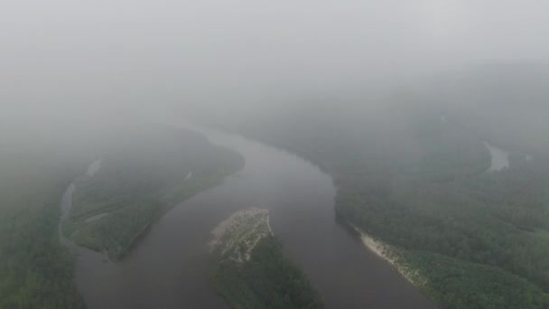 Туманное Зимнее Утро Озере Вода Испаряется Создавая Опасный Туман Высококачественные — стоковое видео