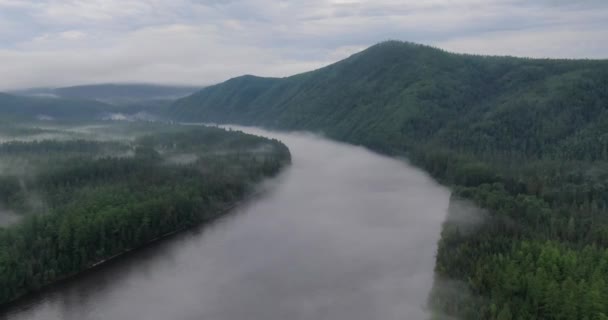 Nebel Frühen Wintermorgen See Wasser Verdunstet Und Gefährlichen Nebel Erzeugt — Stockvideo