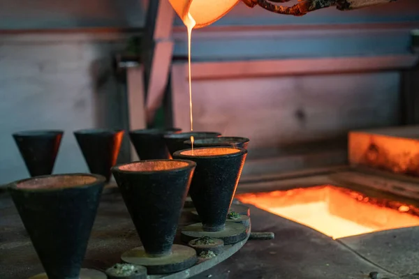 铸造黄金开采业工厂金属生产 高质量的照片 — 图库照片