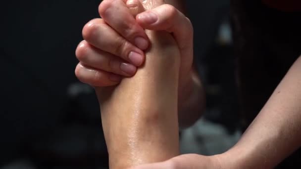 Massaggio Professionale Piedi Autentico Filmato Trattamento Spa Lusso Una Luce — Video Stock