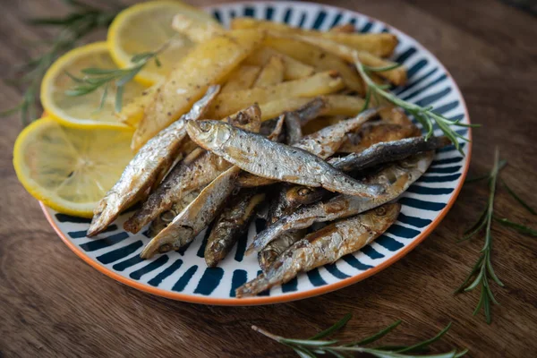 Ψάρια Σαρδέλας Στη Σχάρα Νόστιμη Και Υγιεινή Μεσογειακή Τροφή — Φωτογραφία Αρχείου