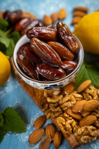 Świeże Owoce Słodkiej Daty Popularne Arabskie Bliskowschodnie Jedzenie — Zdjęcie stockowe