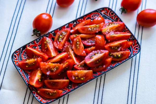 Freash Rauwe Tomatensalade Met Diverse Andere Ingrediënten Stockafbeelding