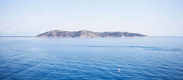 Vista Panorámica Isla Mar Egeo Grecia Día Soleado Verano Hermoso —  Fotos de Stock