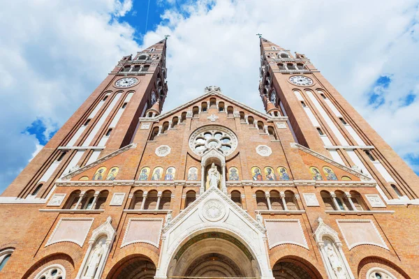 Una Icónica Iglesia Votiva Ladrillo Szeged Hungría Con Una Gran — Foto de Stock