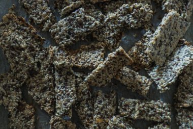 Lezzetli Ev Yapımı Protein Çubukları Çıtır Tohumlar ve Granola karışımı.